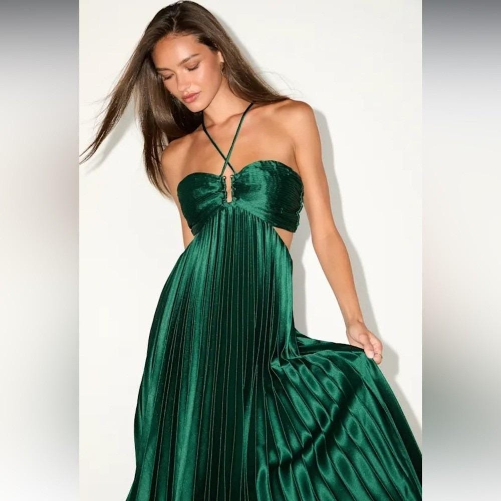 Lulu's Emerald Green Pleated Strapless Maxi Dress